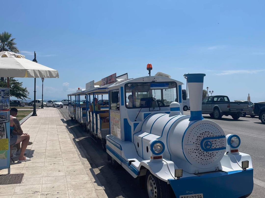 Tourist Train-扎金索斯镇必去景点