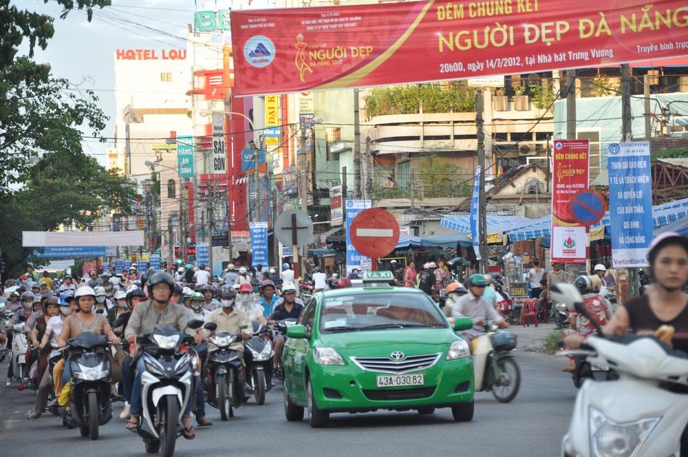 Lien Chieu旅游景点-Hoa Khanh Market