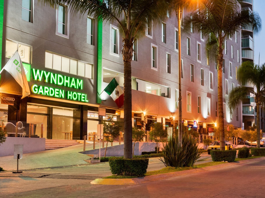 Wyndham Garden Guadalajara Acueducto
