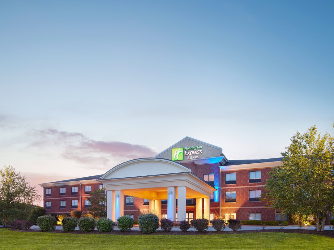 Holiday Inn Express & Suites Bridgeport - Clarksburg by IHG