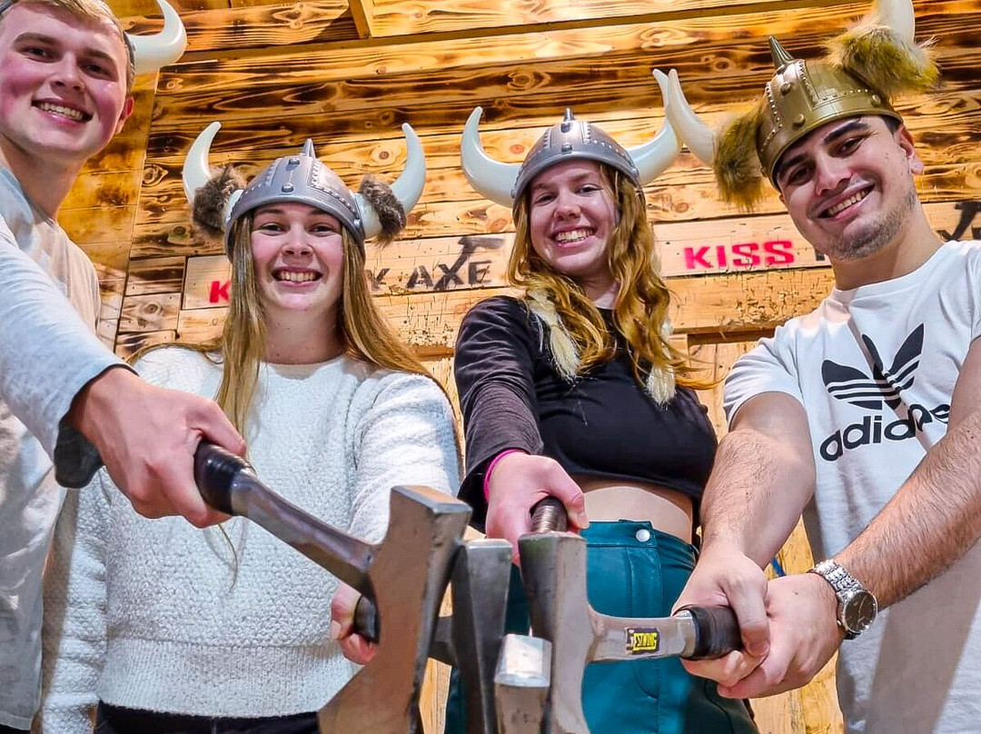 Kiss My Axe - Axe Throwing Brookvale景点图片