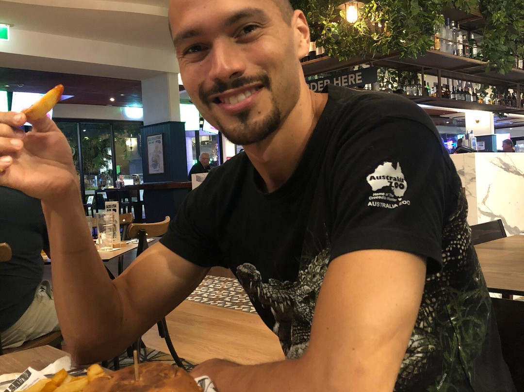 The Cavill Hotel-冲浪者天堂必去景点