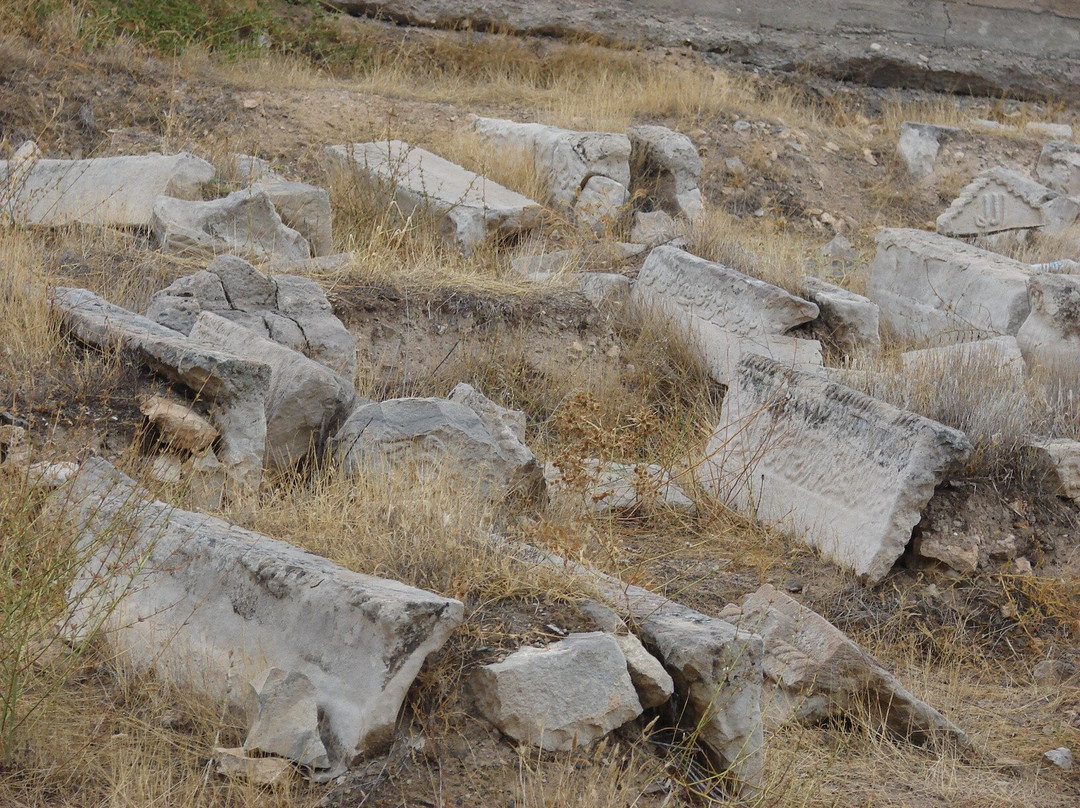 Kırk Kardeşler Mezarlığı-Battalgazi必去景点