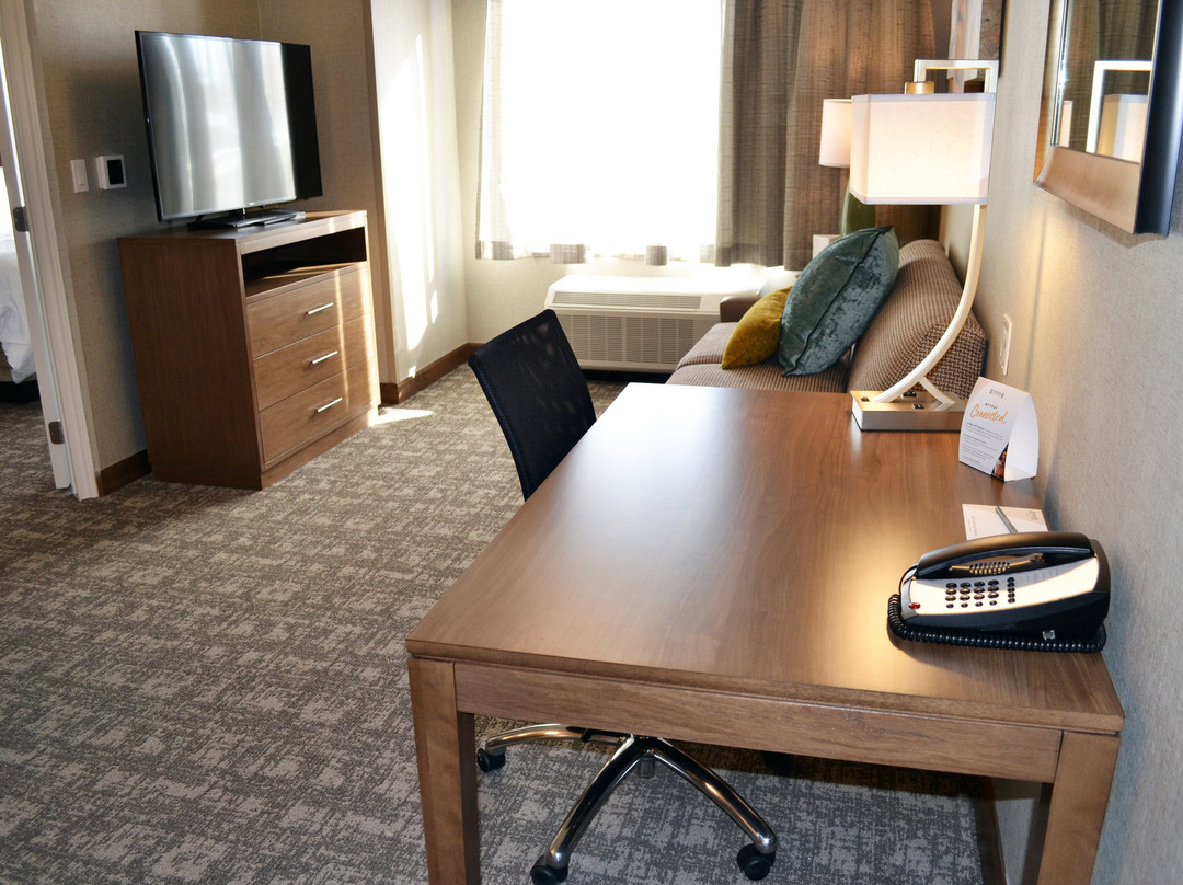 Staybridge Suites Red Deer North By IHG主图