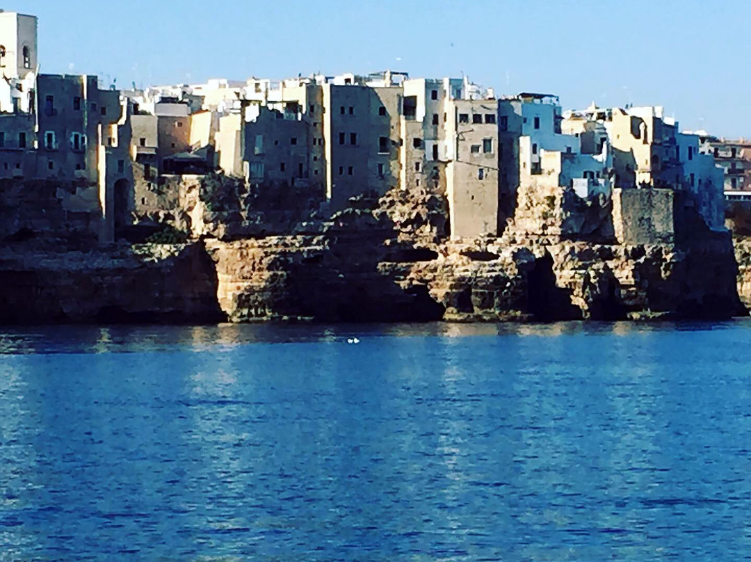 Polignano in mare escursioni-波利尼亚诺阿马雷必去景点