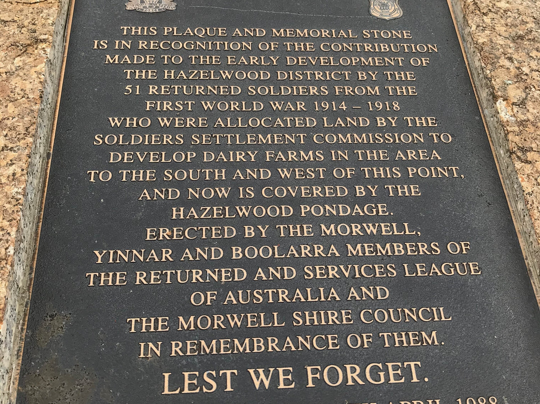 Soldier Settlement Memorial Stone景点图片