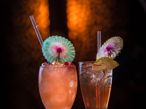 Bahi Hut Tiki Cocktail Lounge-萨拉索塔必去景点