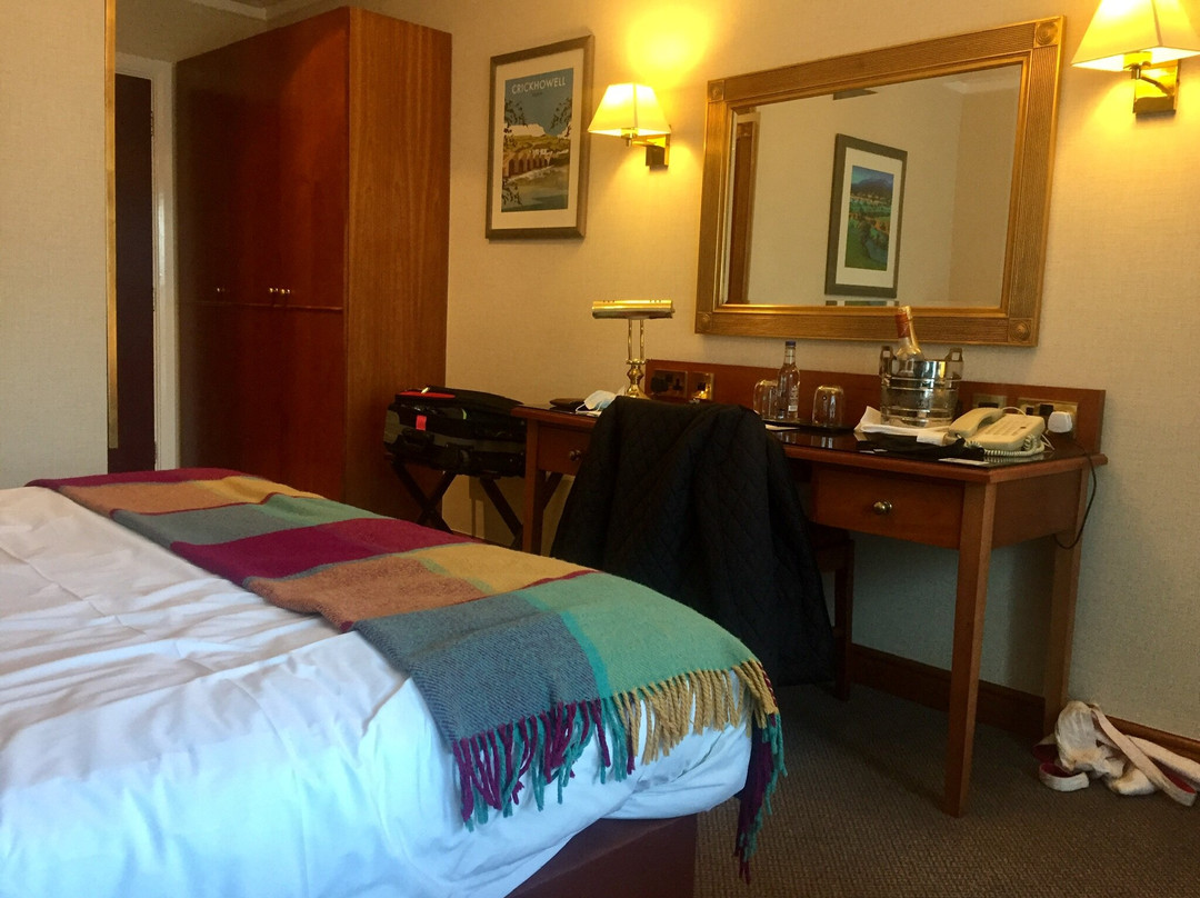 贝斯特韦斯特林荫道酒店主图