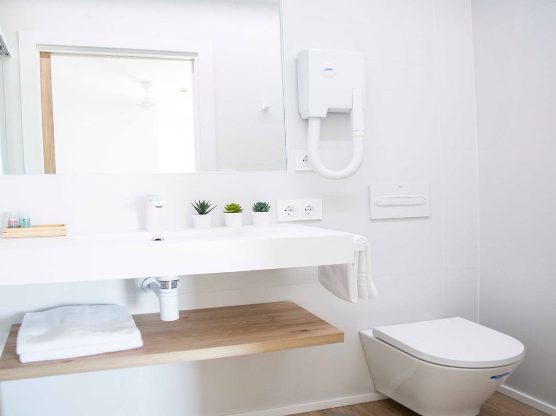 玛阿祖尔酒店主图