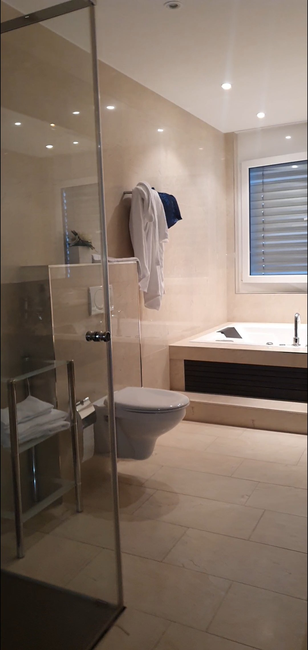 Hotel First-官方
