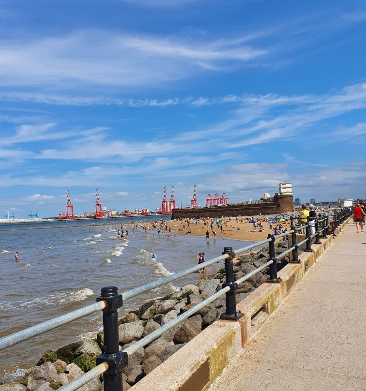 The New Brighton Beach Promenade景点图片