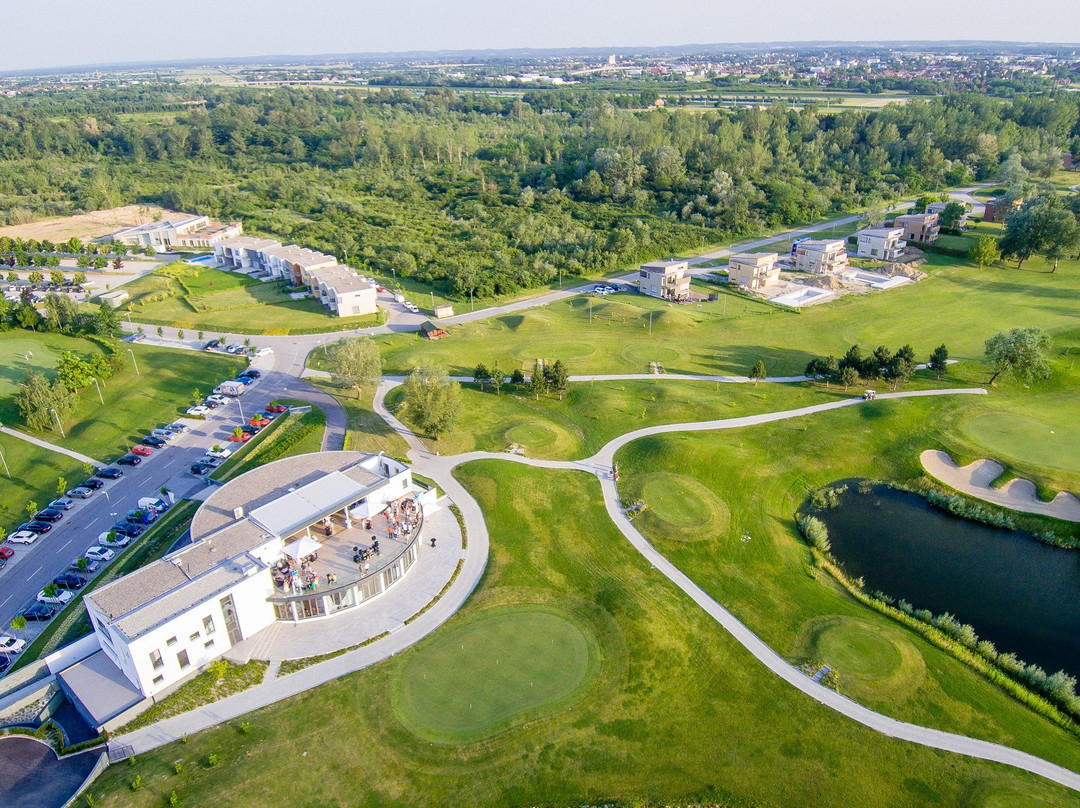 Riverside golf Zagreb景点图片