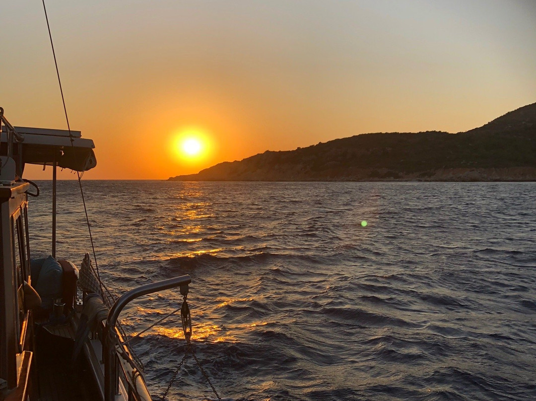 Whisper Boat-卡尔坎必去景点