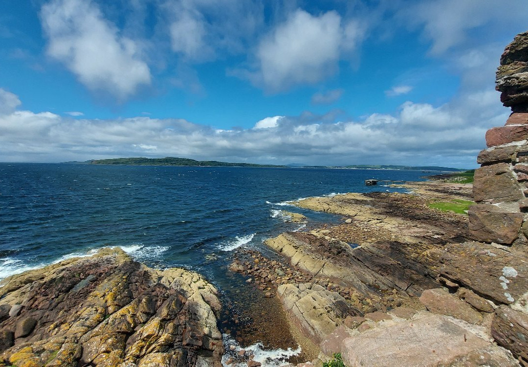Portencross Castle景点图片