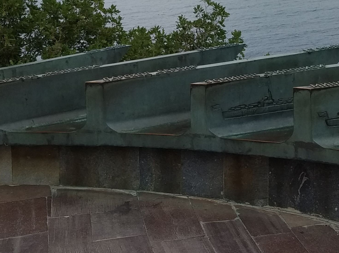 Monument to Sailors of Revolution景点图片
