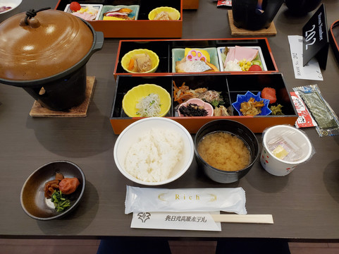 奥日光高原酒店主图