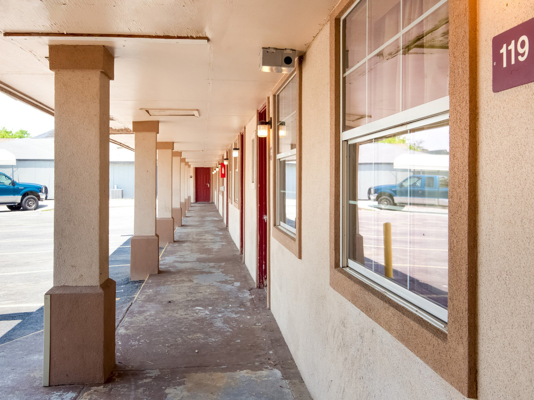 OYO Hotel Atoka主图