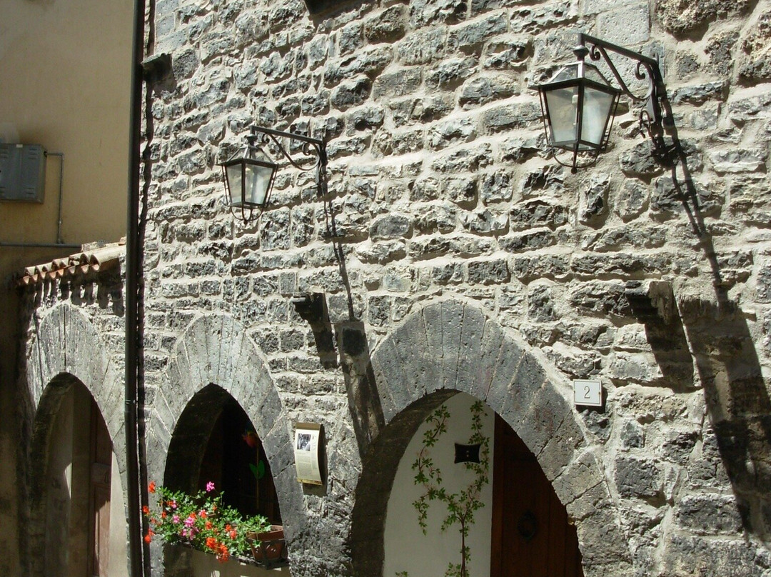 Casa Delle Tre Porte-Esanatoglia必去景点