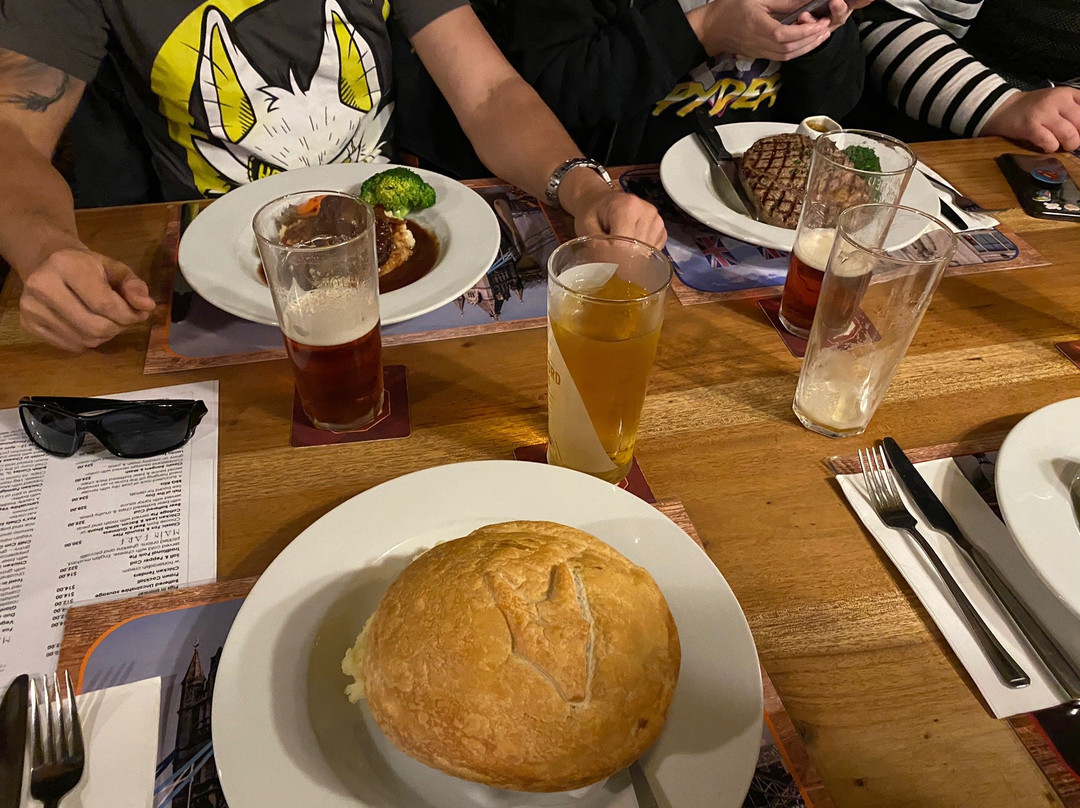 Fox & Hounds Country Inn主图