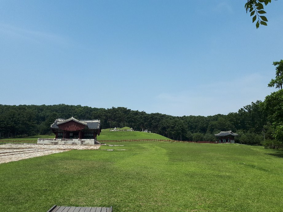 Yungneung Royal Tomb & Geolleung Royal Tomb-华城市必去景点