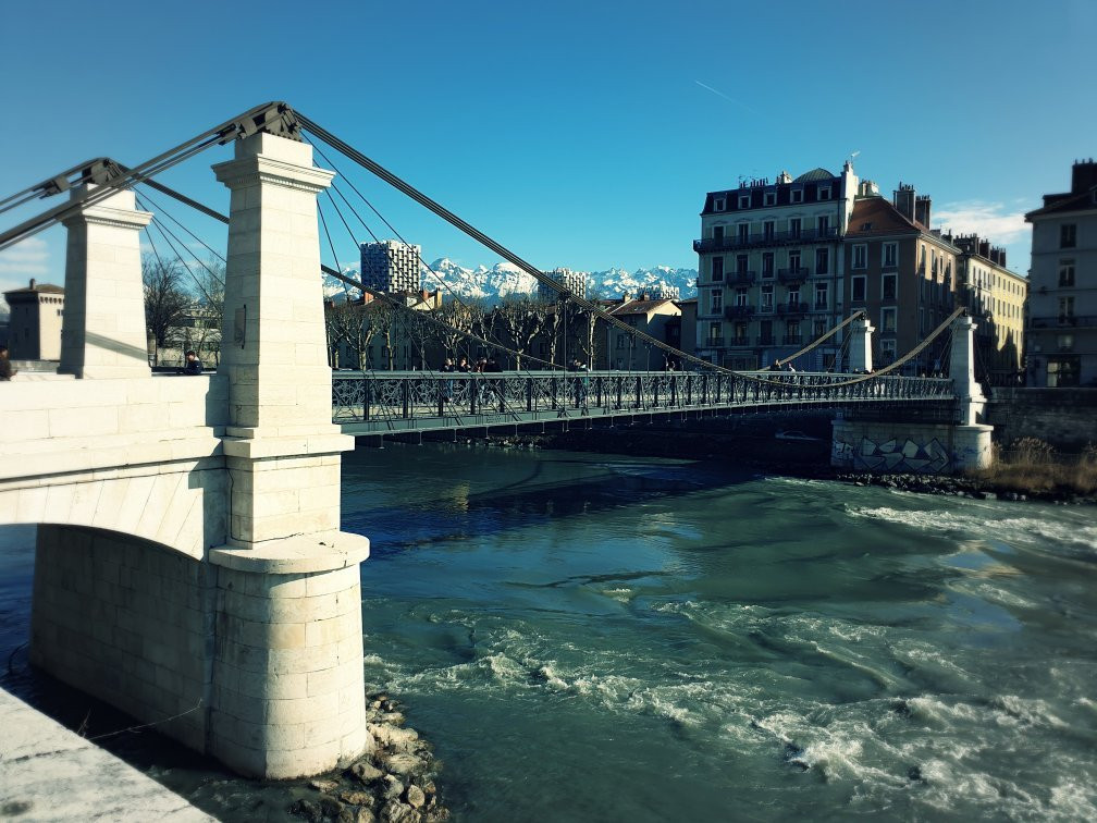 Saint Laurent Bridge景点图片