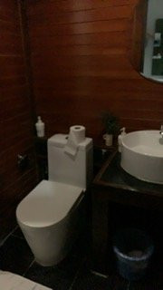 欢呼酒店主图
