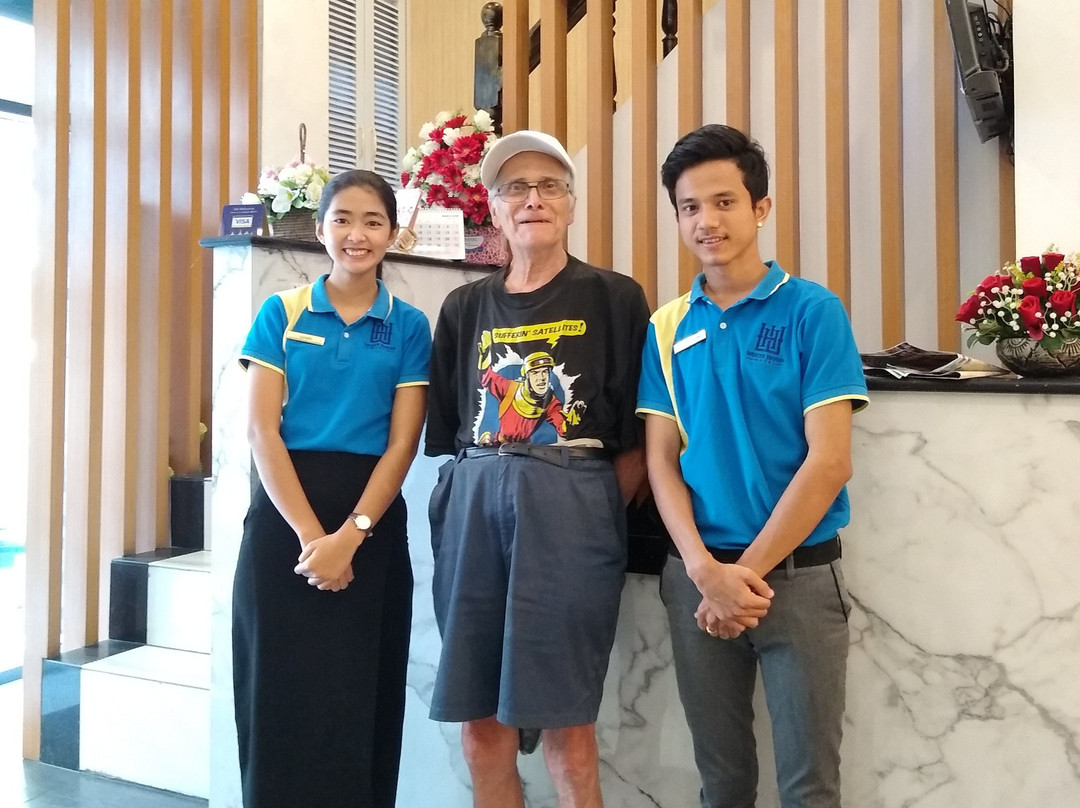 White House Hotel主图