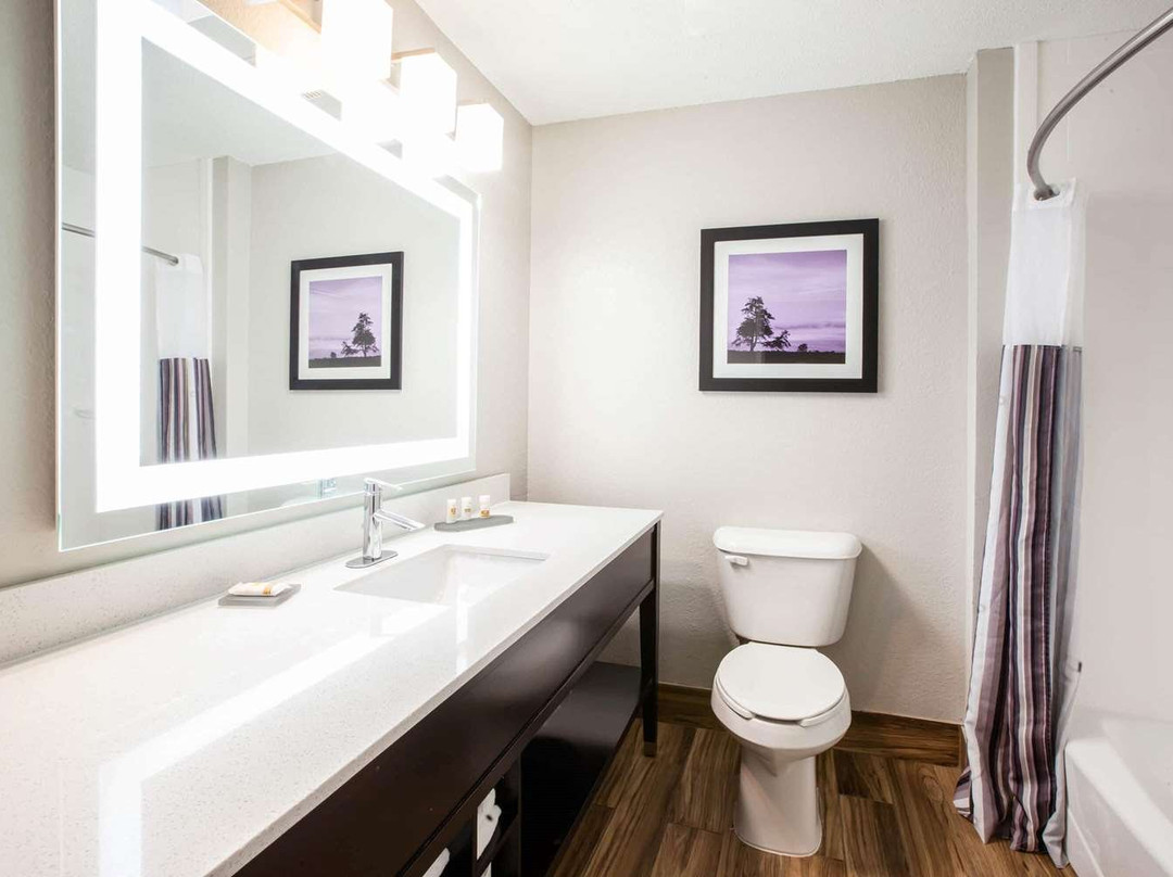 La Quinta Inn & Suites by Wyndham Elkhart主图