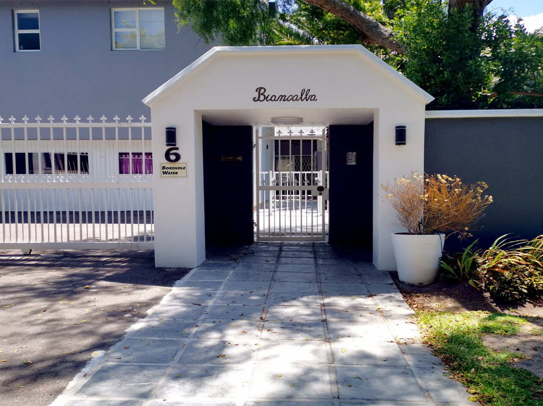 Biancalba Guest House主图