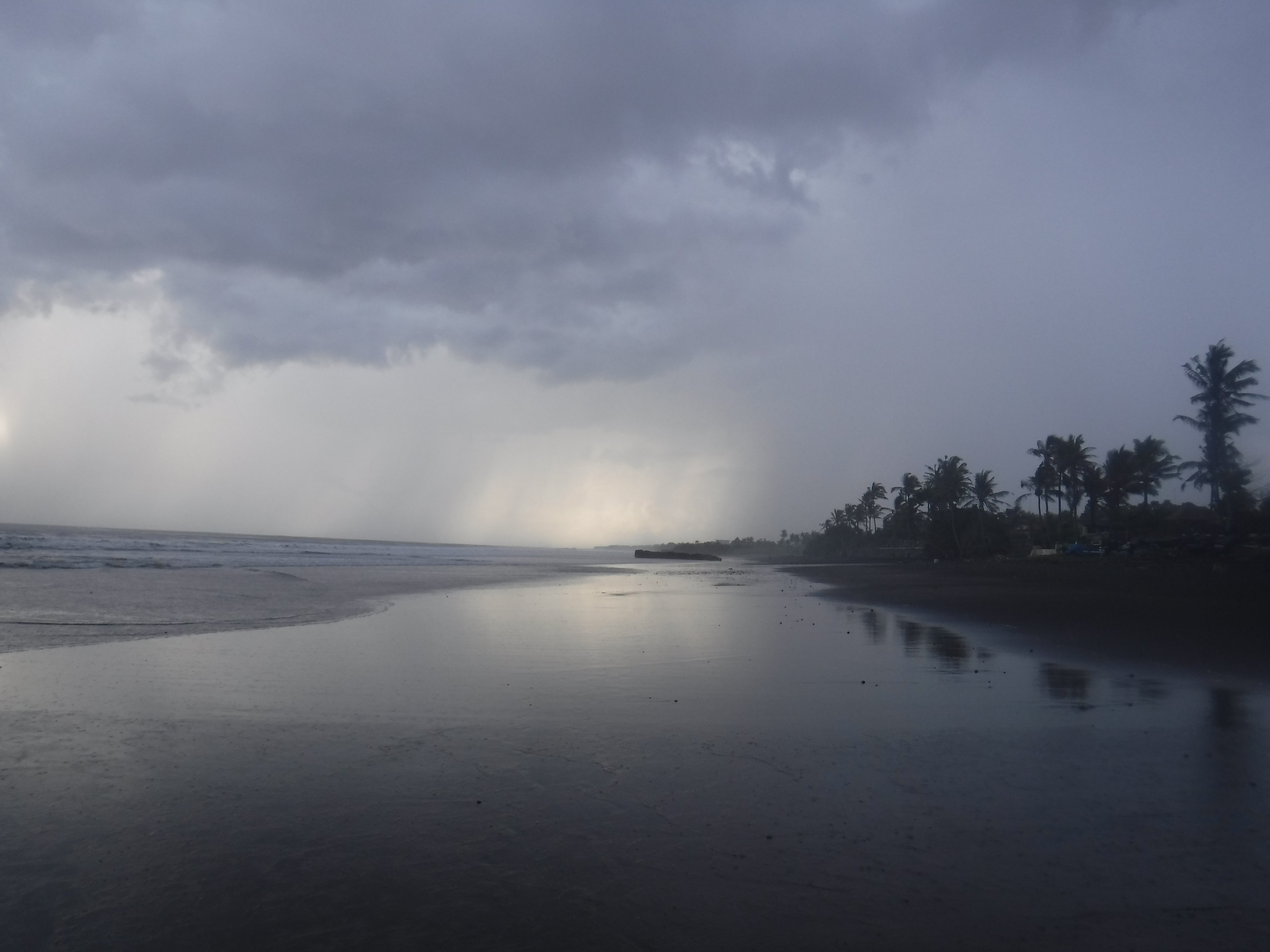 阿玛尔塔海滩卡莱尼亚度假村-泳池
