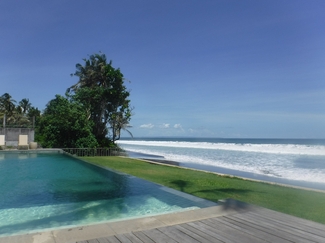 阿玛尔塔海滩卡莱尼亚度假村主图