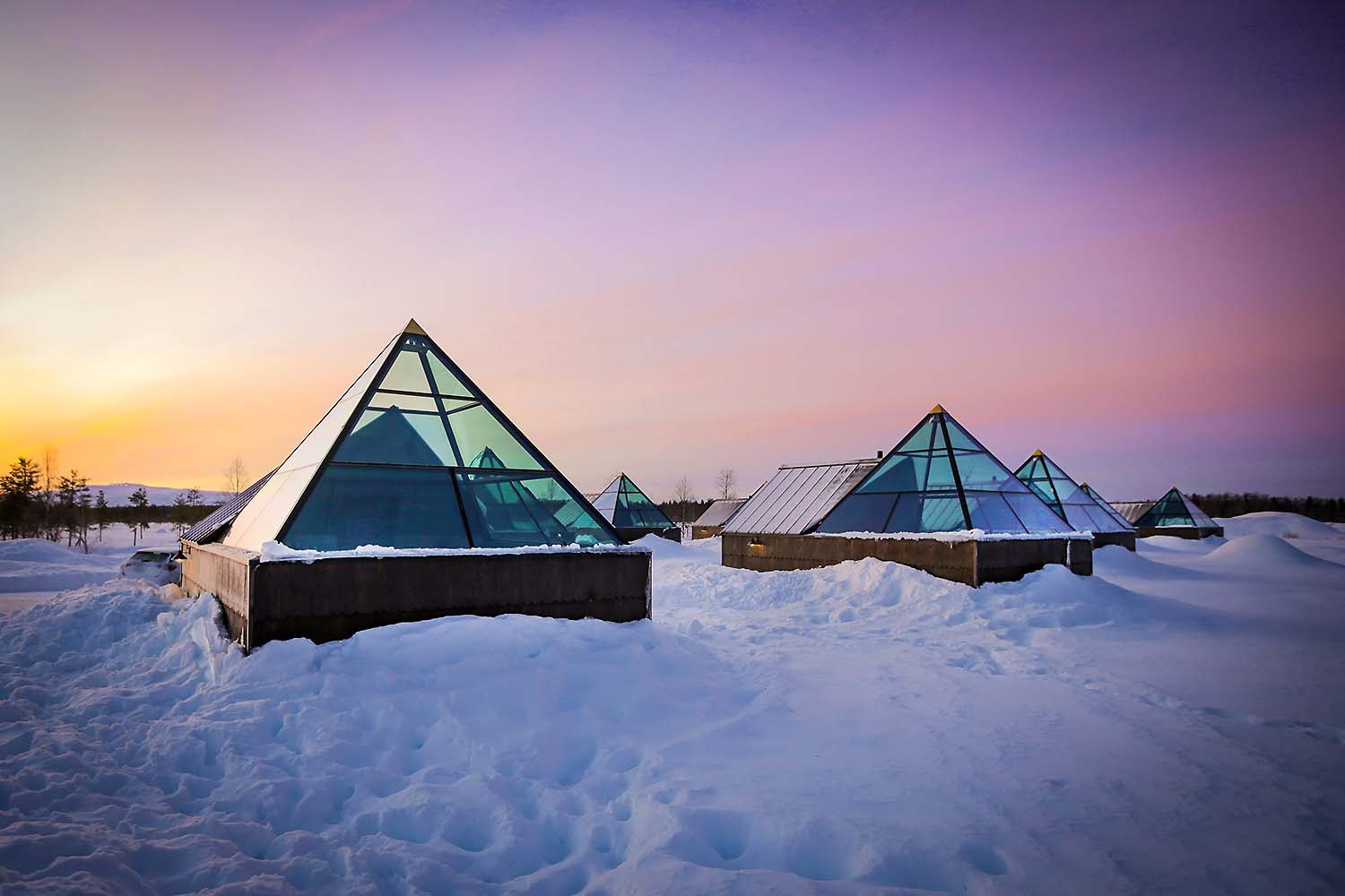 Aurora Pyramid Glass Igloos-官方