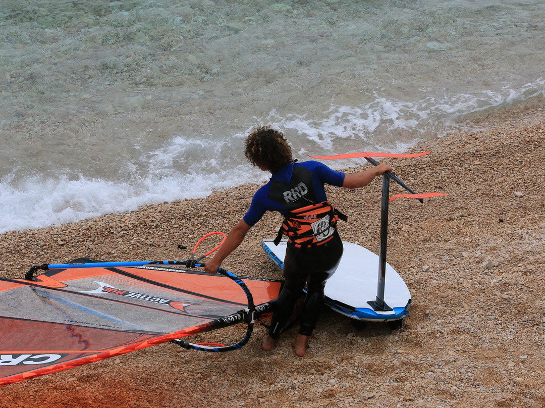 Active Bol windsurfing/kiteboarding景点图片
