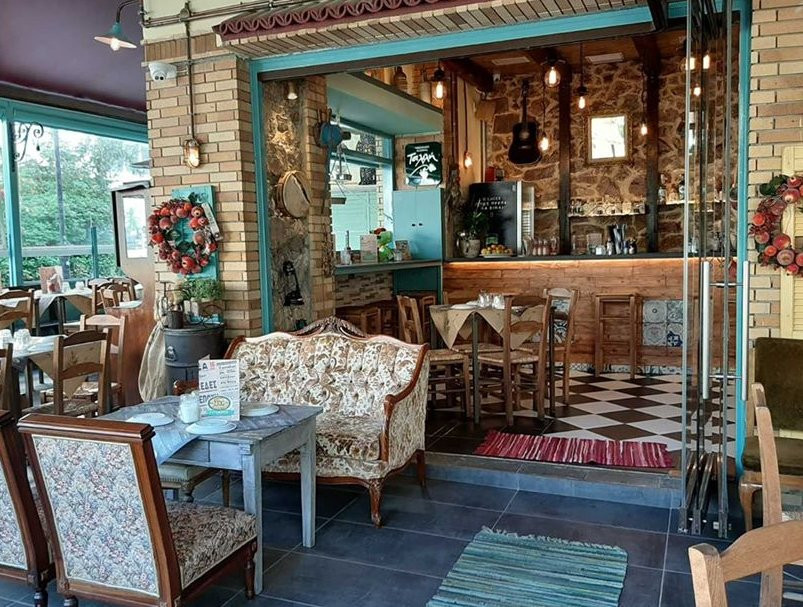 Stoa Mousiki Bakalotaverna