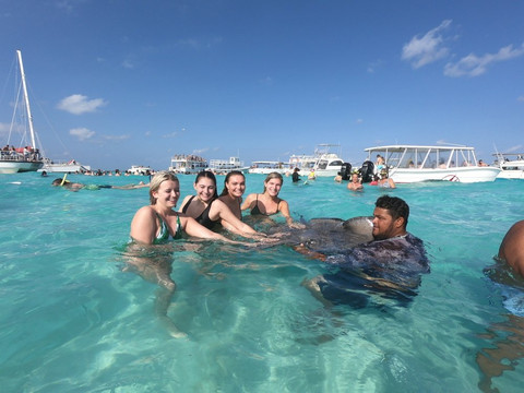 Ezona's Aquatic Charters-乔治城必去景点