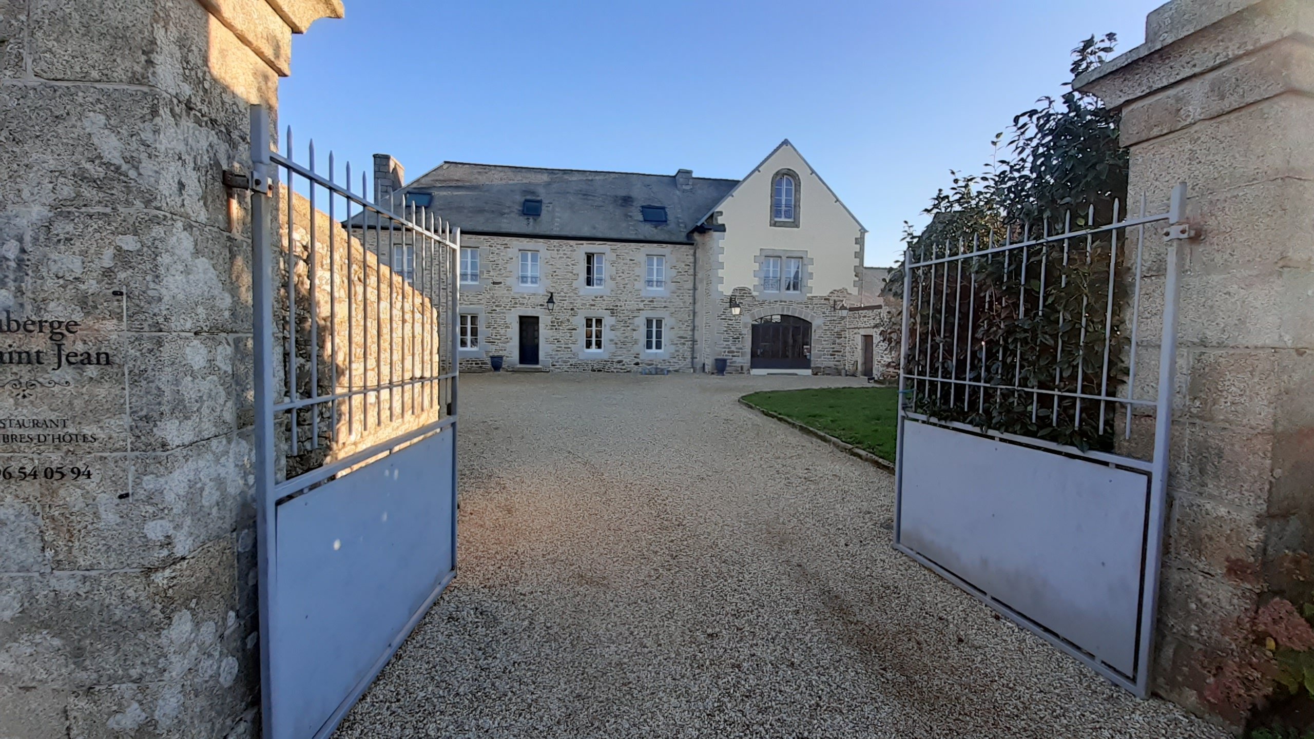 Auberge de Saint Jean-官方