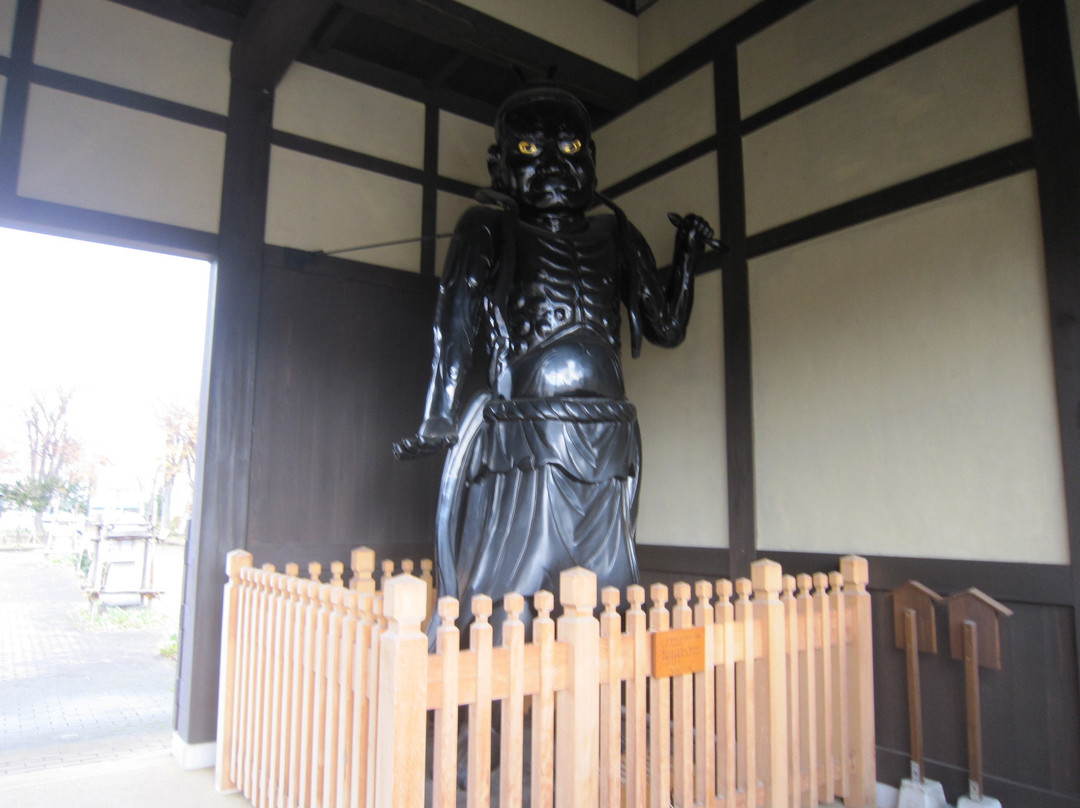 Nio Statues-饭山市必去景点