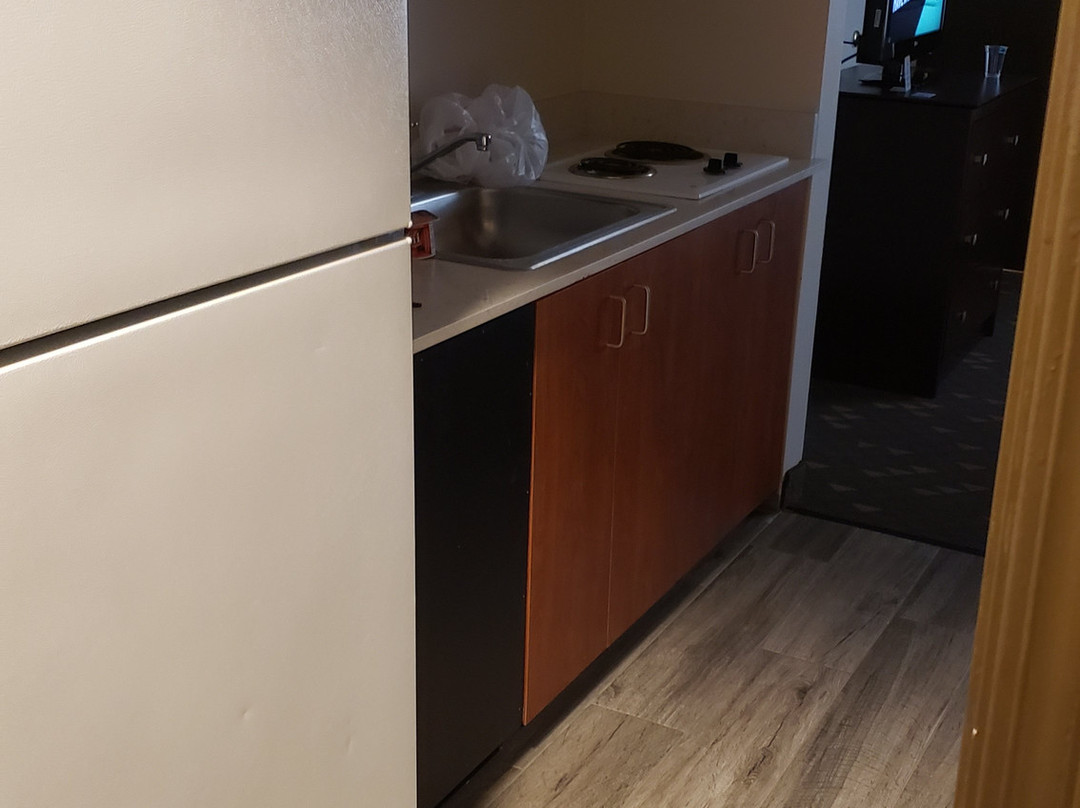 伍德伯恩拉昆塔套房酒店主图