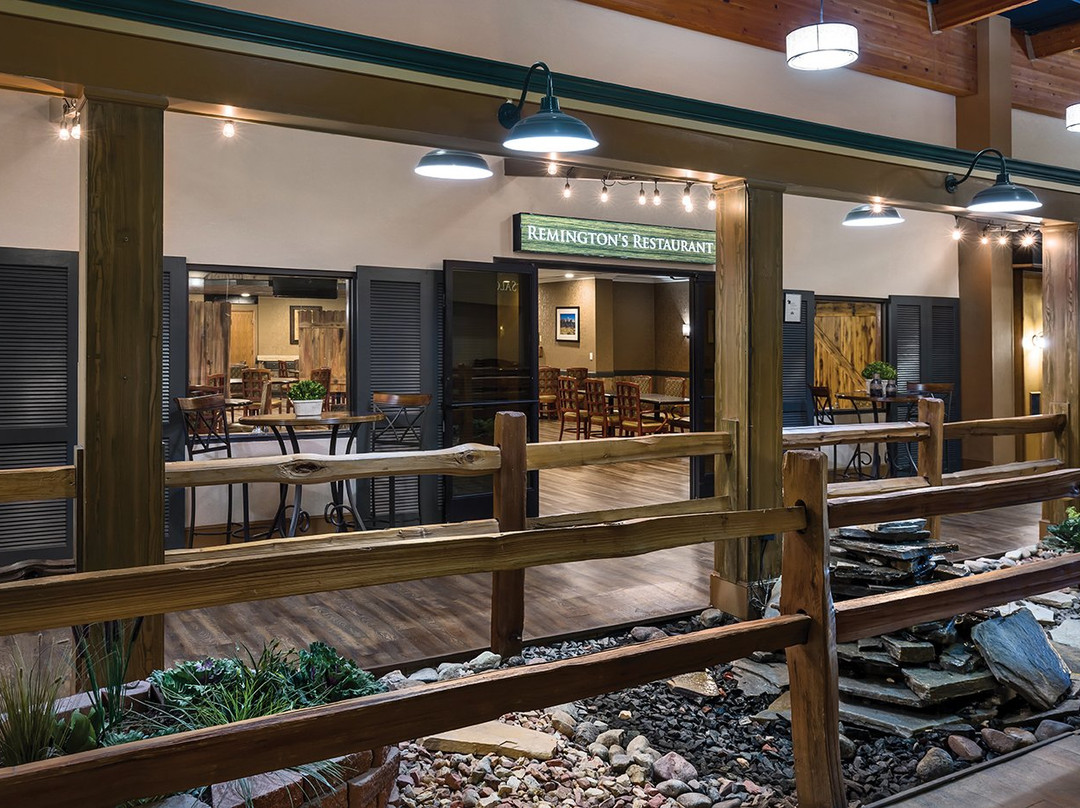 华美达酒店暨会议中心主图