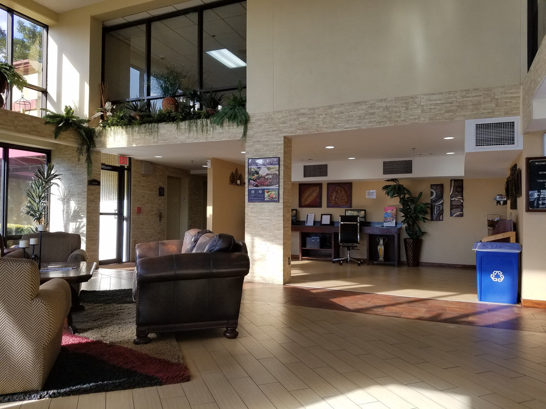 Clarion Hotel Broken Arrow - Tulsa主图