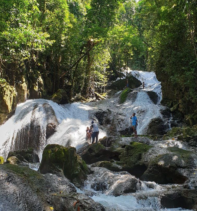 Masriv Korido Waterfall-Supiori Island必去景点