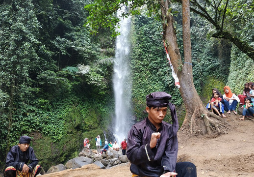 Mak Kunyana Waterfall