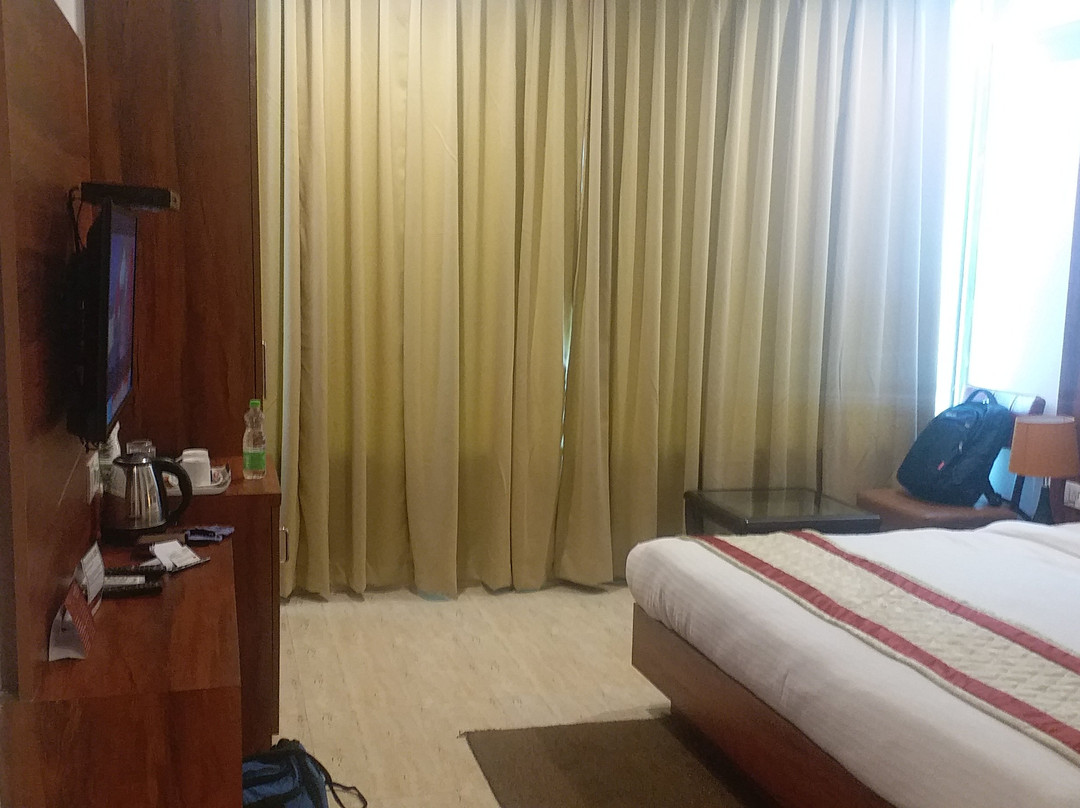 Red Crown Hotel主图