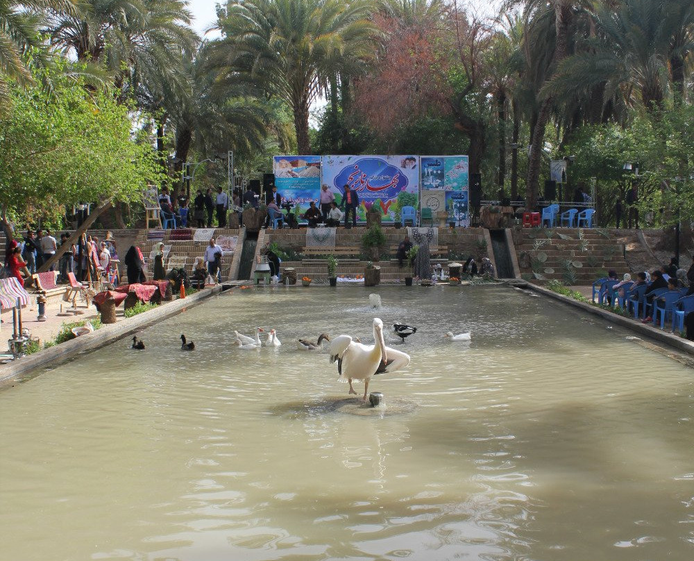 Tabas旅游景点-Golshan Garden باغ گلشن