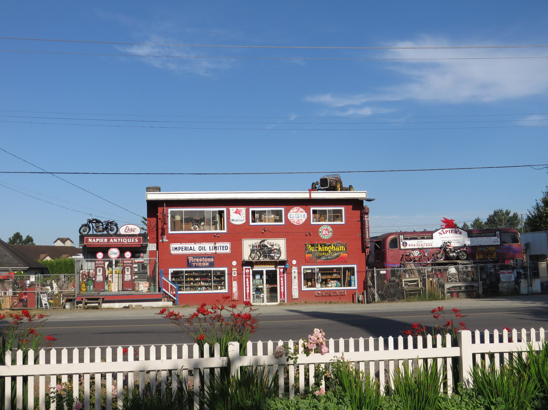 Murrayville旅游景点-Napier's Country Antiques