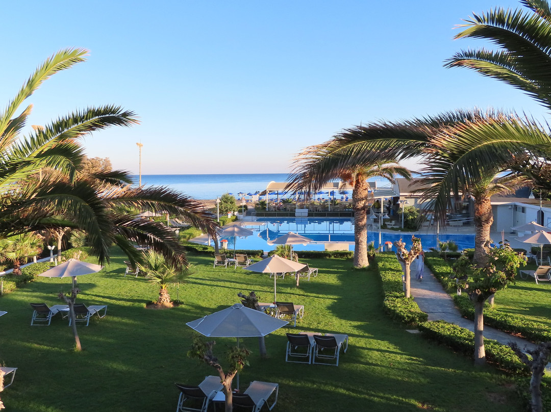 Marinos Beach Hotel主图