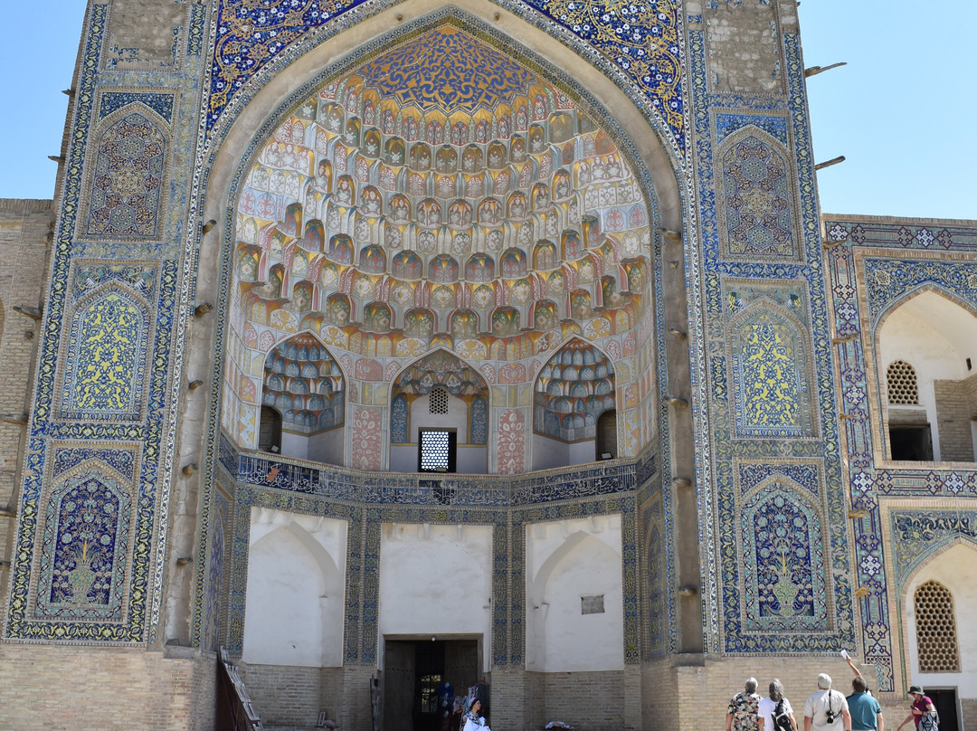 Abdulaziz-Khan Madrasah景点图片