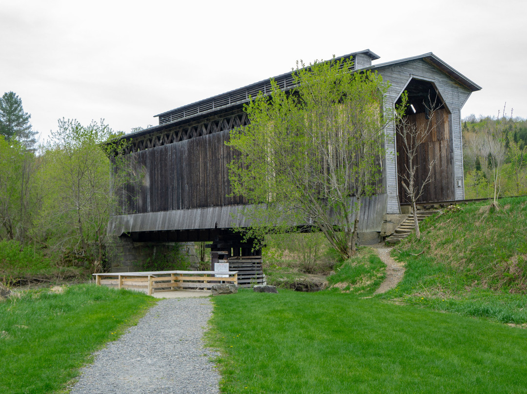 Fisher Covered Railroad Bridge景点图片