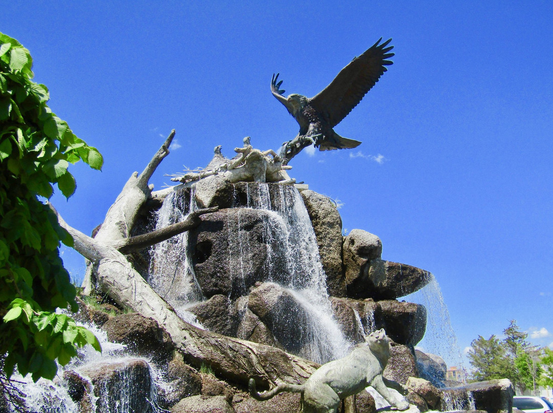 Giant Eagle Waterfall Nest景点图片