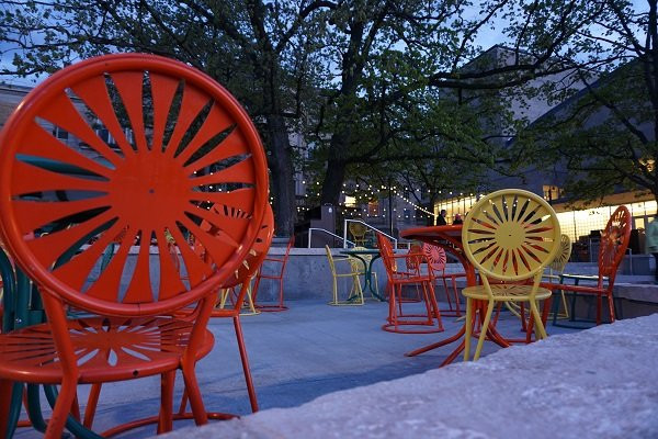 威斯康星旅游景点-Memorial Union Terrace